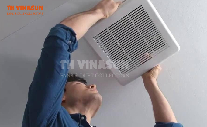 quat-hut-mui-nha-ve-sinh-gan-tuong những lợi ích khi lắp đặt quạt hút mùi nhà vệ sinh gắn tường